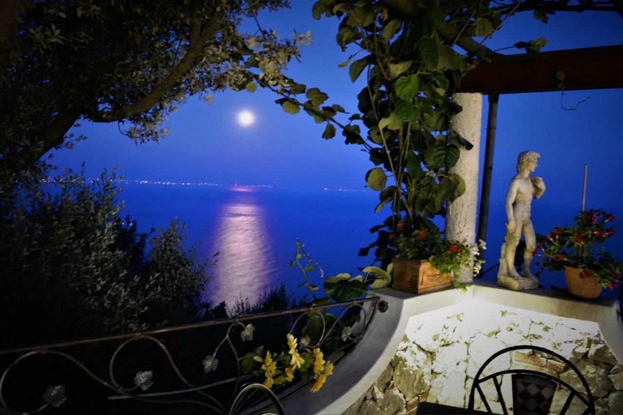 B&B Miramare อาเจโรลา ภายนอก รูปภาพ